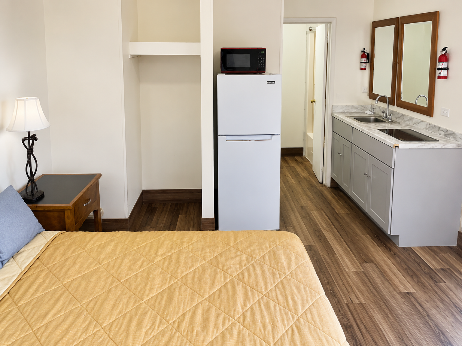 Studio Lodge of Athens room with kitchenette