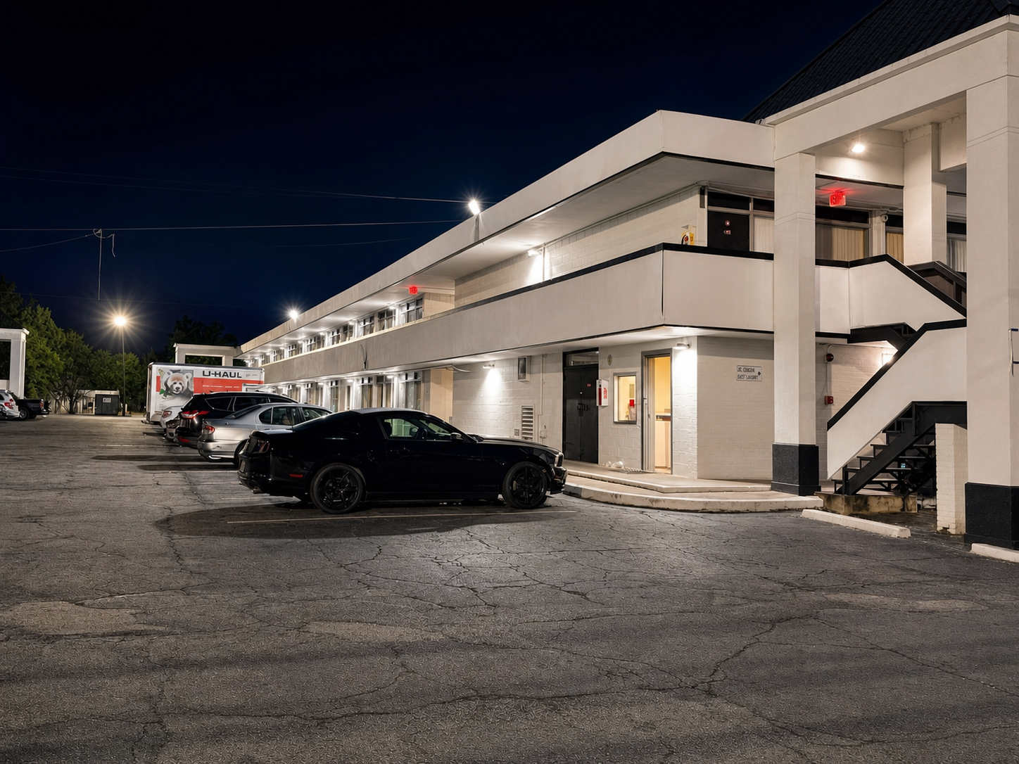 Budgetel Columbus parking area at night