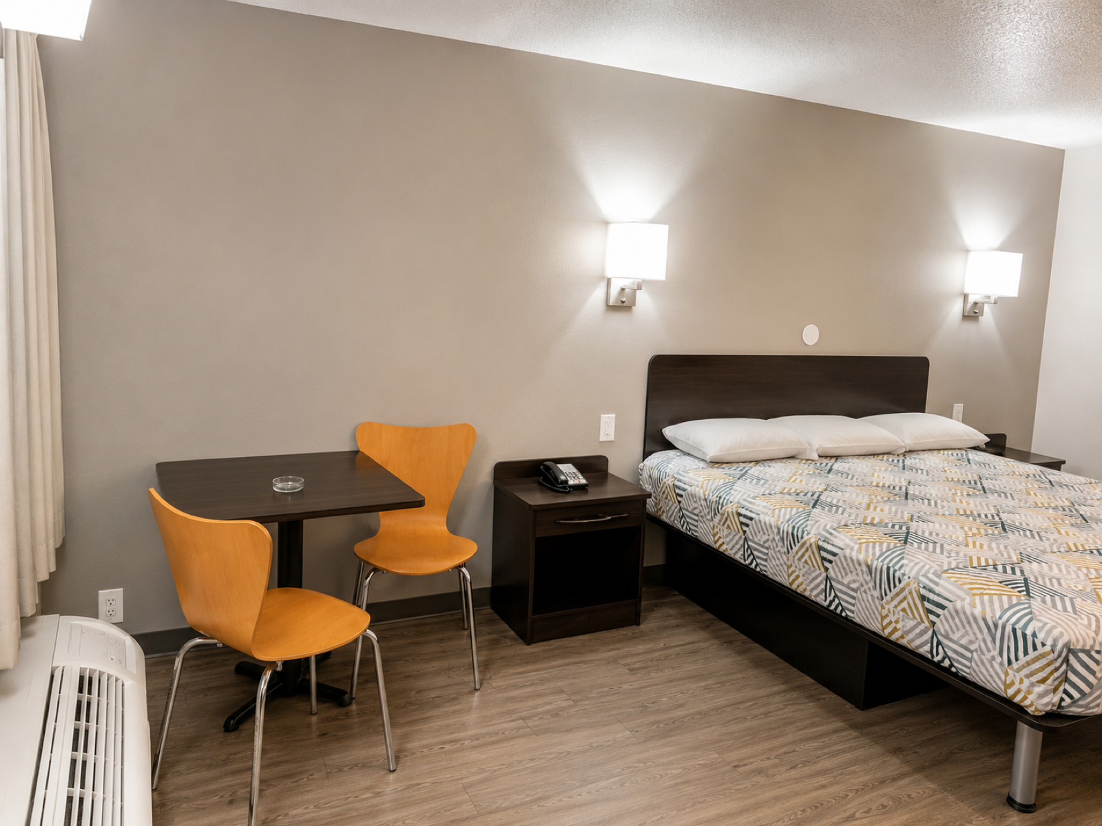 Studio Lodge of Columbus king room