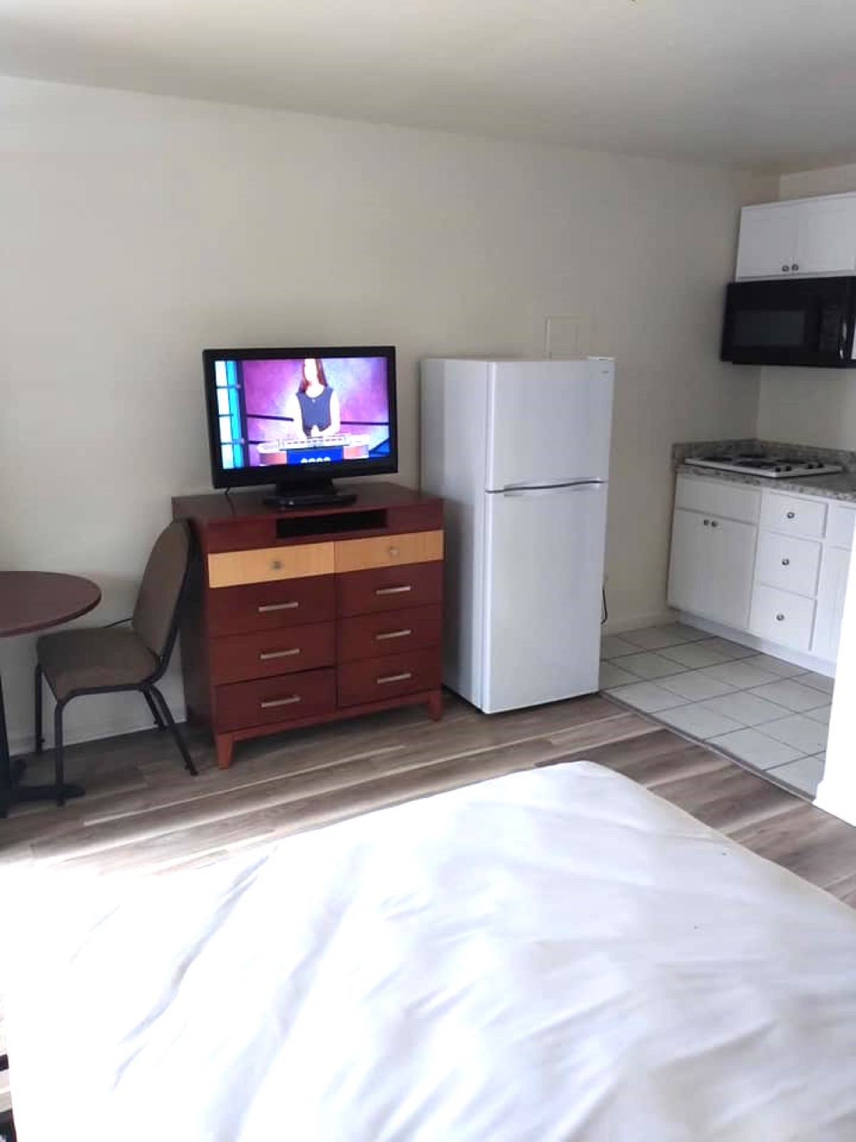 Stay Lodge of Dalton studio room with kitchenette