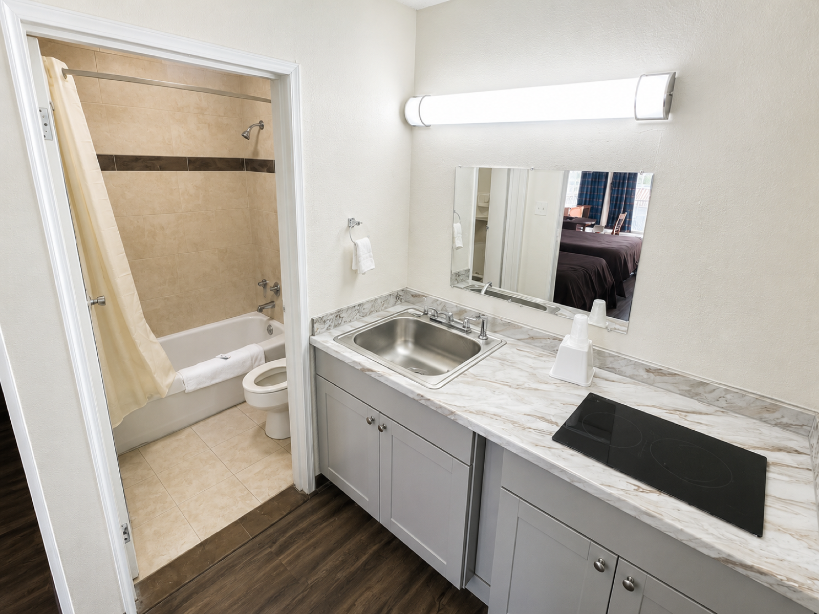 Studio Lodge of Macon bathroom and vanity