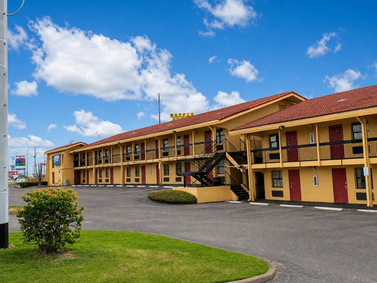 Side exterior view of Studio Lodge Montgomery