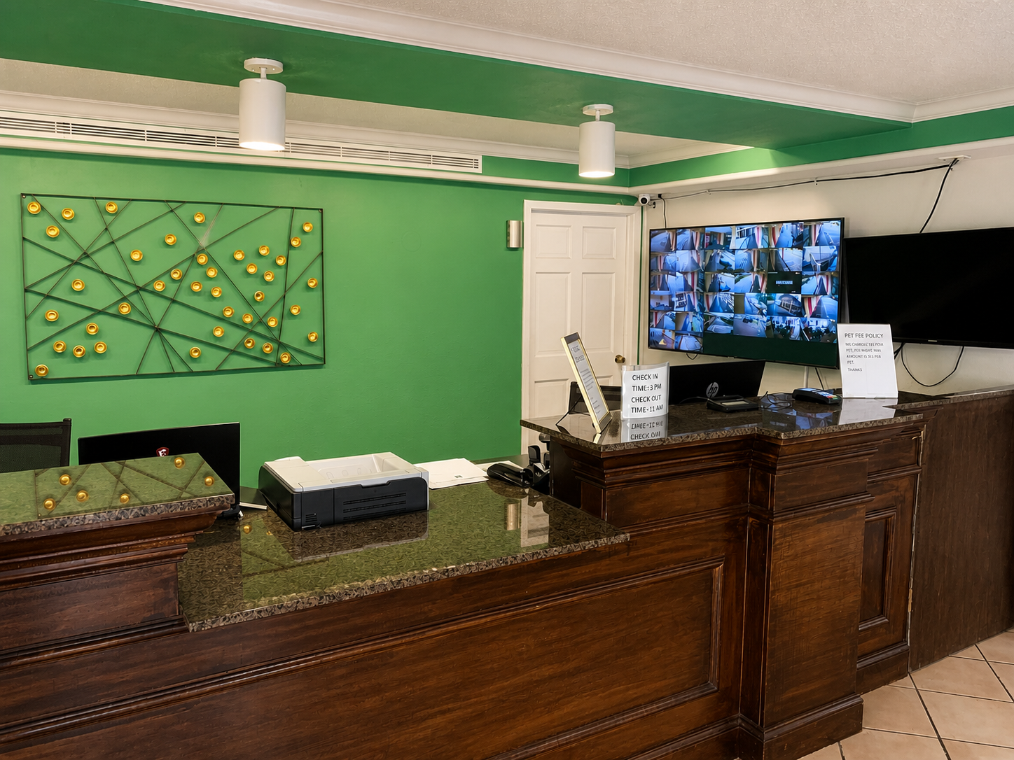 Studio Lodge Montgomery front desk