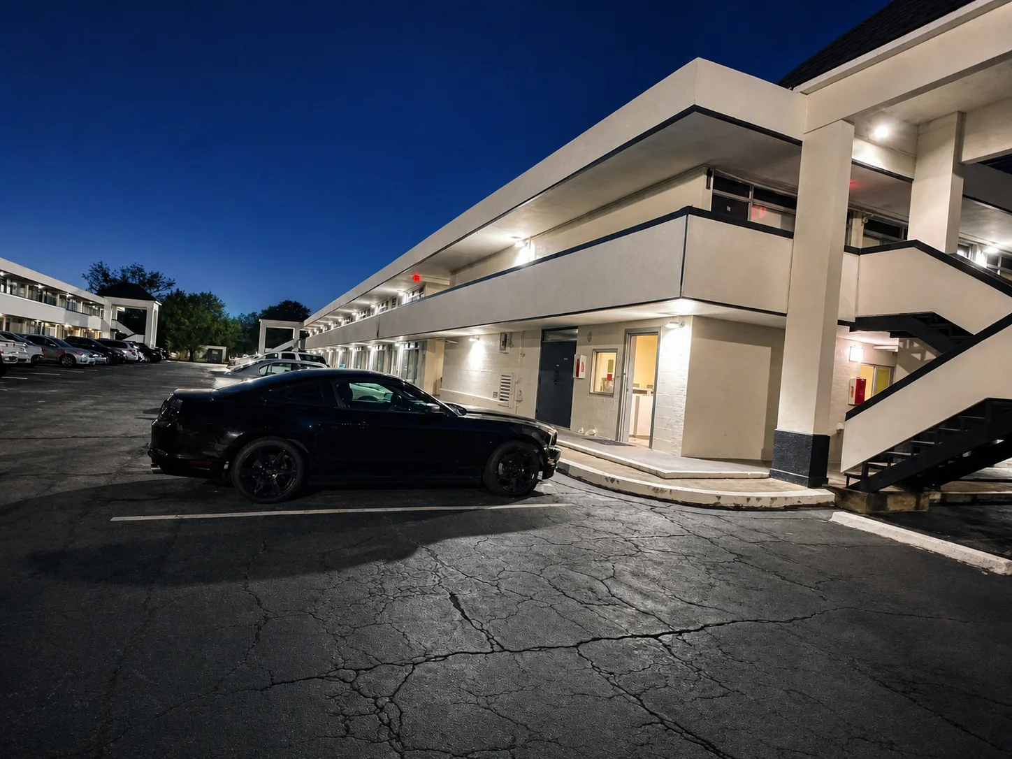 Budgetel Columbus illuminated guest room exterior