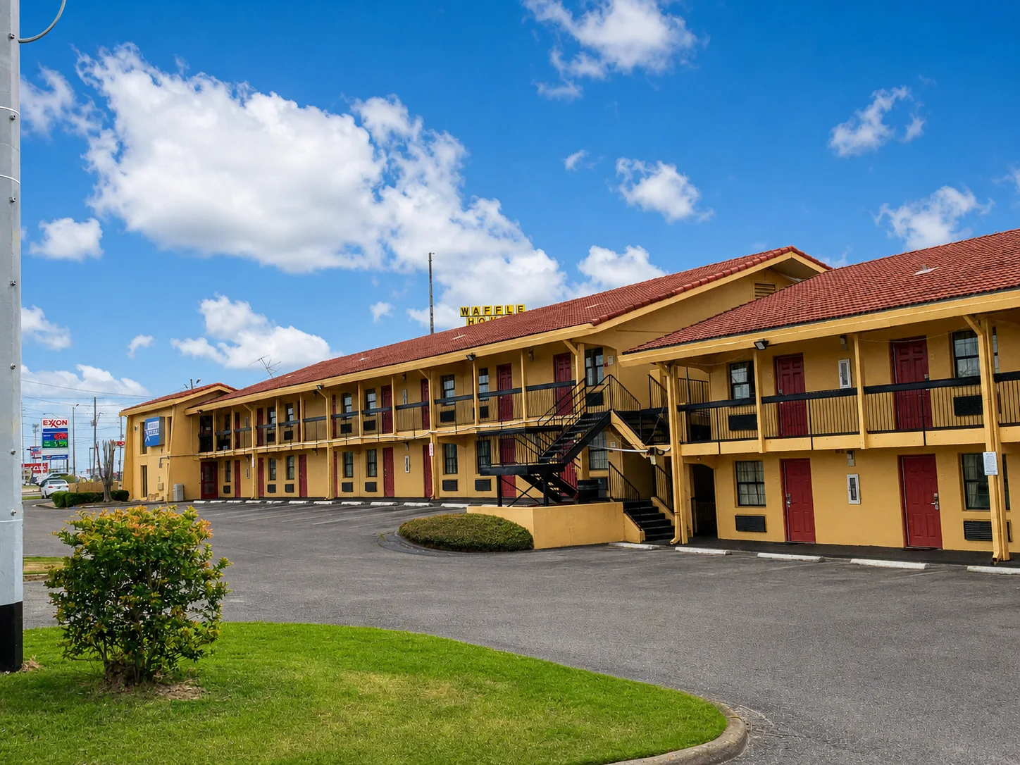Side exterior view of Studio Lodge Montgomery