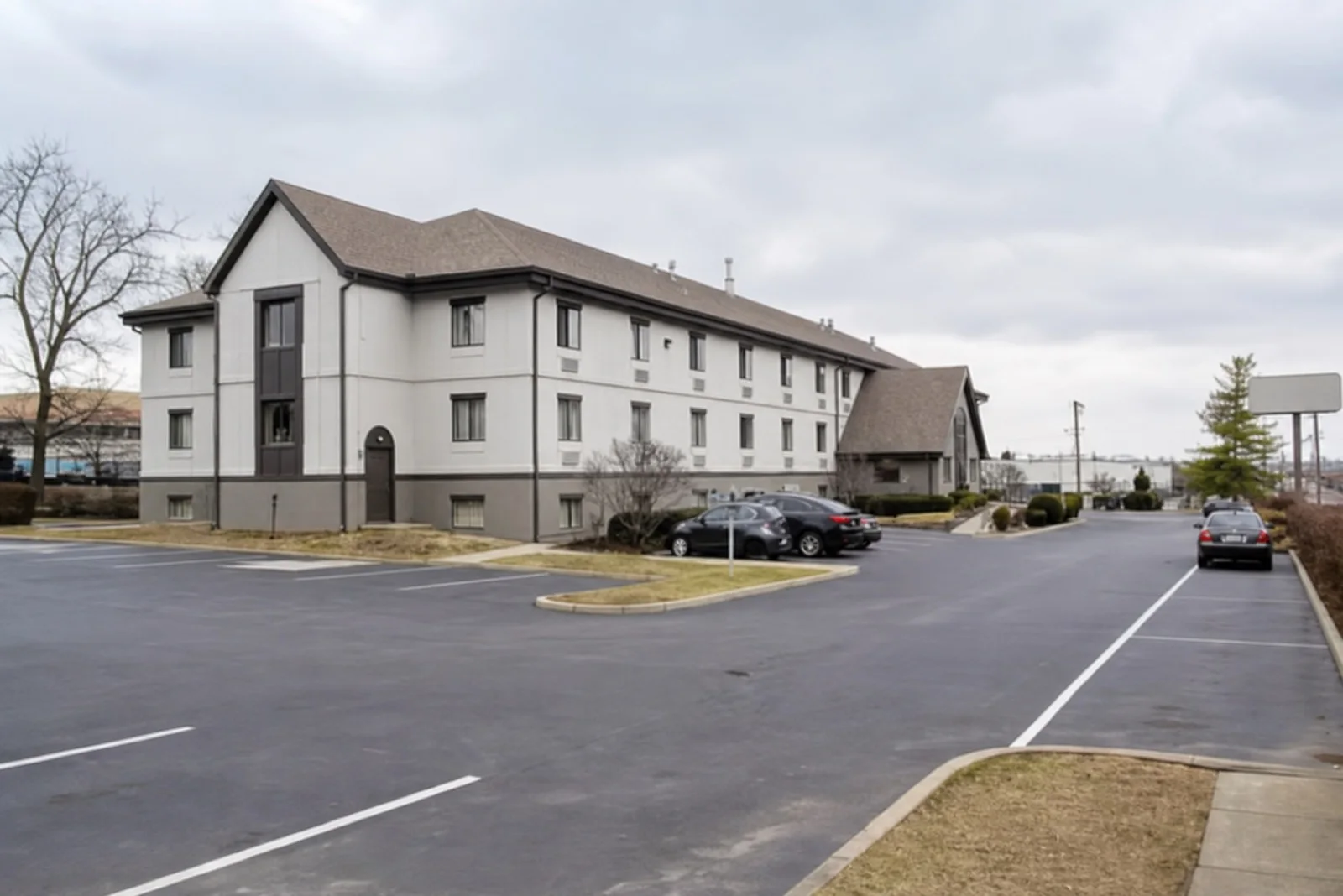 WeeklyStay Springdale hotel exterior