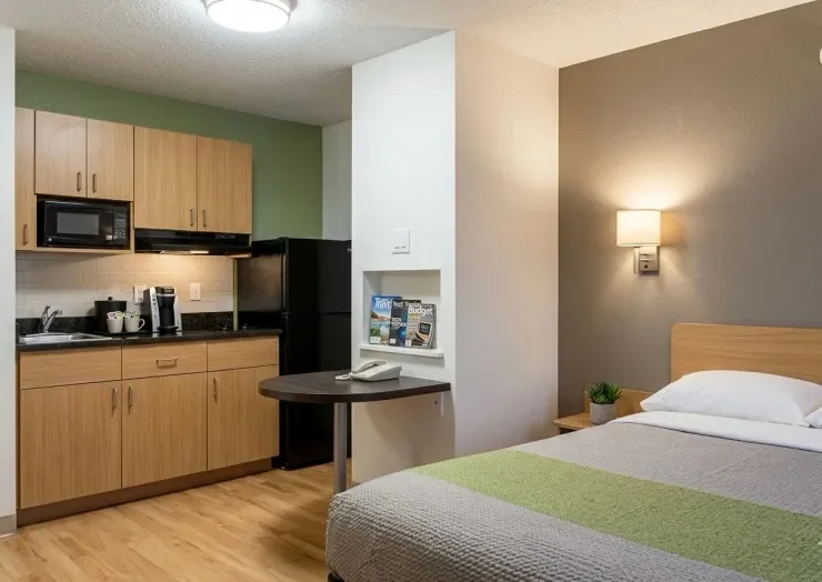 Springdale queen room with kitchenette